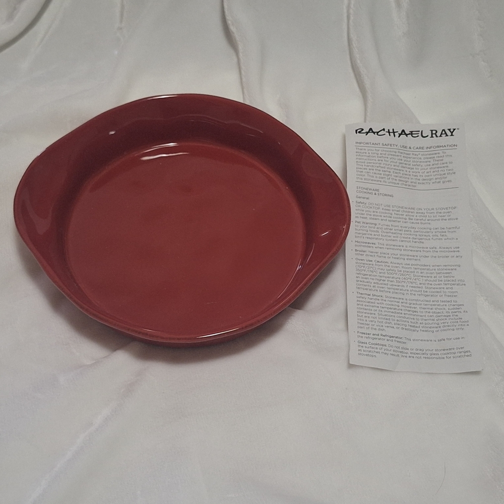 NIB Rachael Ray Red Round Baker